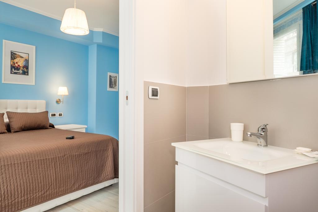 ナポリ カーサリス B＆B Bed & Breakfast 部屋 写真